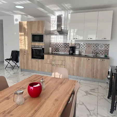 Quiet 2br In Spinola Bay Near Beaches