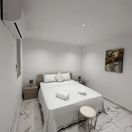 Quiet 2br In Spinola Bay Near Beaches Saint Julian's