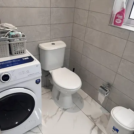Quiet 2br In Spinola Bay Near Beaches 公寓